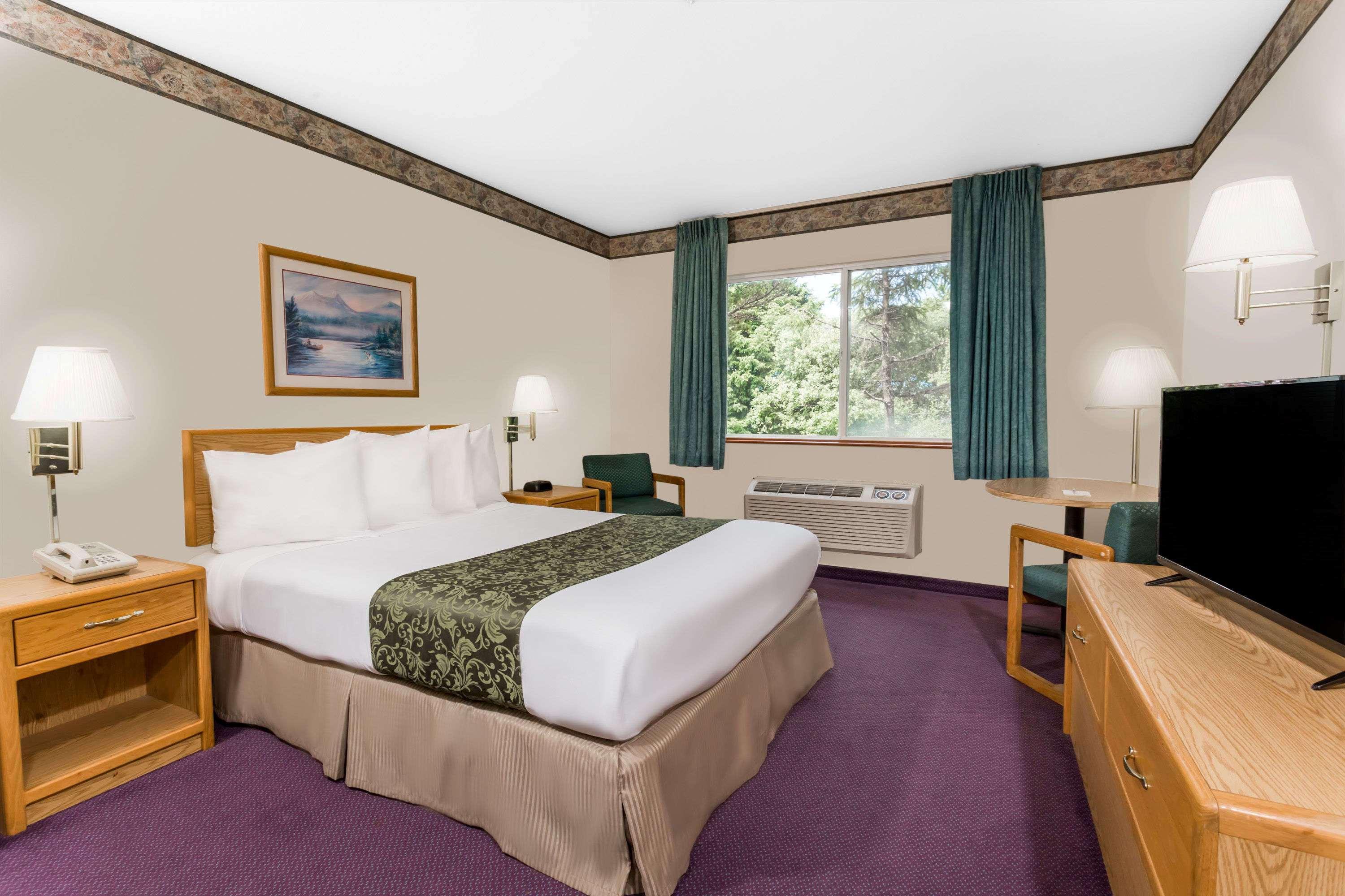 Days Inn By Wyndham Ocean Shores Exterior photo